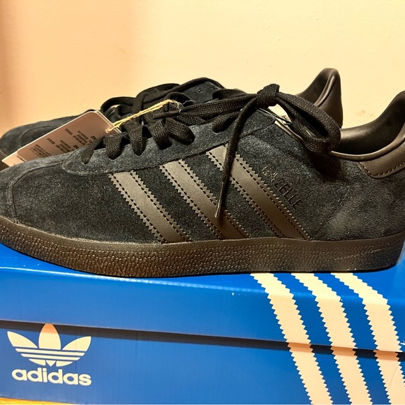 adidas gazelle silver green womens Adidas Gazelle Triple Black